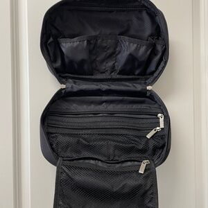 Sharper Image Hanging Travel Toiletry Bag Personal Organizer Cosmetic Black